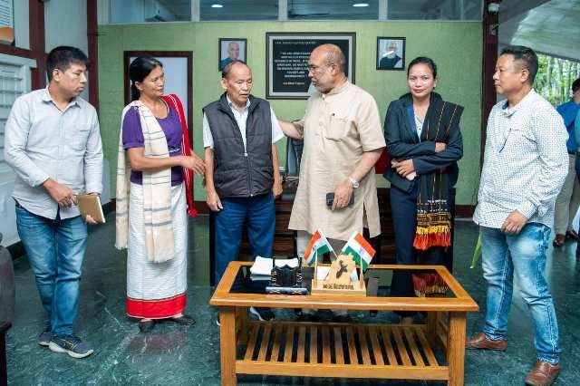 Relative of Rani Gaidinliu met Manipur CM N Biren