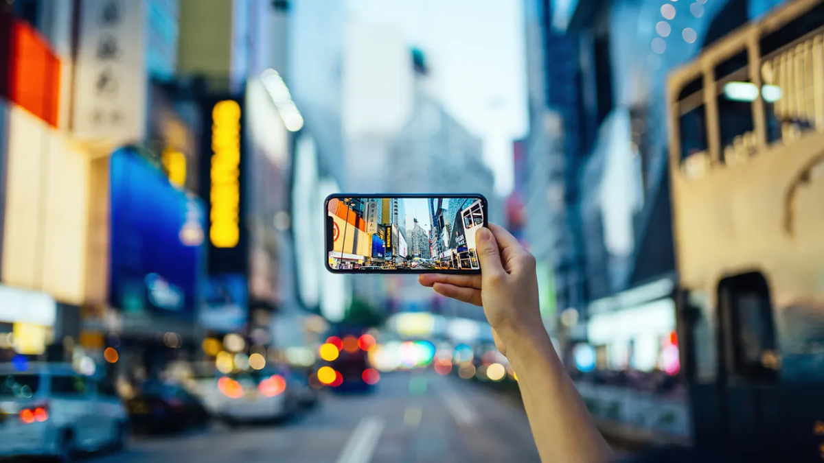 Generative AI Enhances the Smartphone Industry, Making Us Smarter