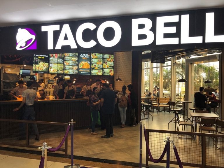 Taco Bell's Revolutionary Voice AI Transforms Drive-Thru Experience