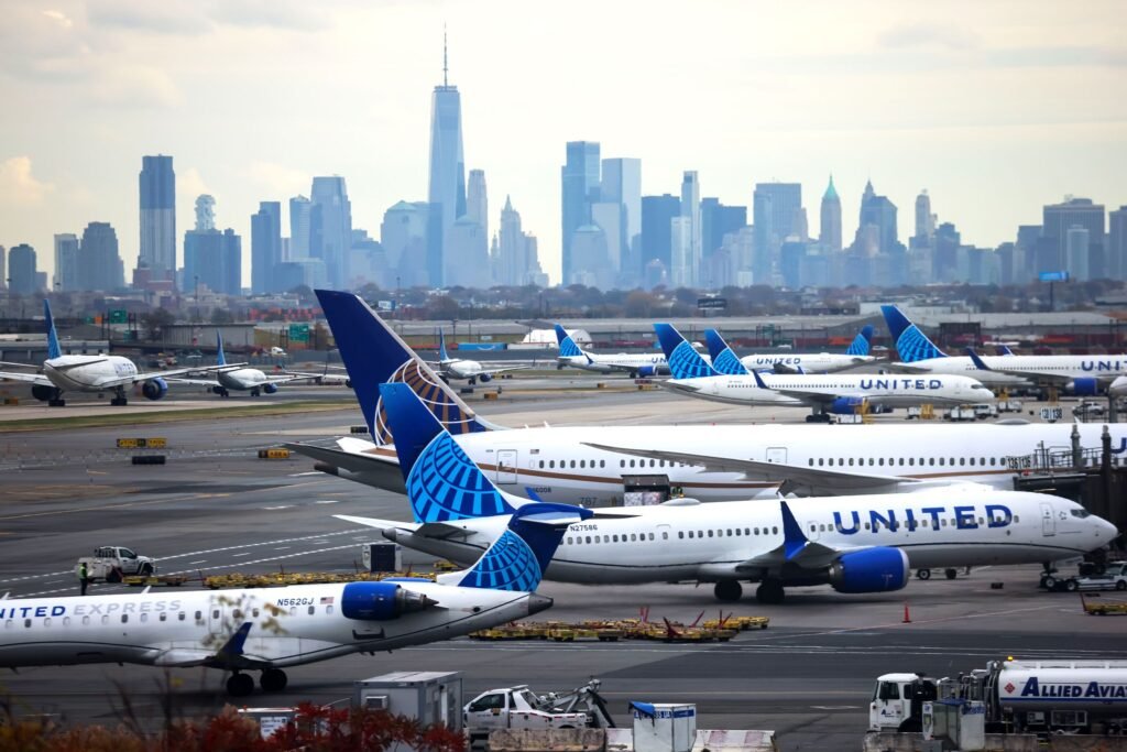 FAA Scale Back US Flights Gear 2244373936