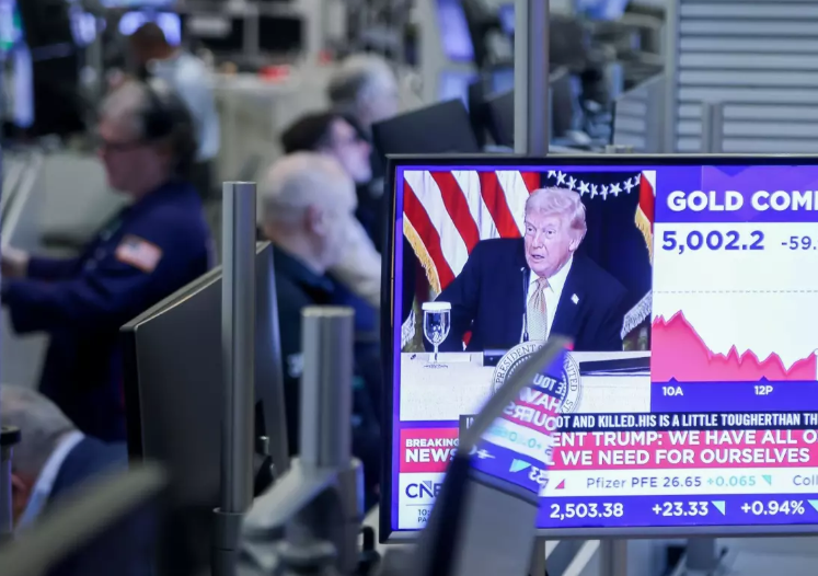 U.S. stock futures rose